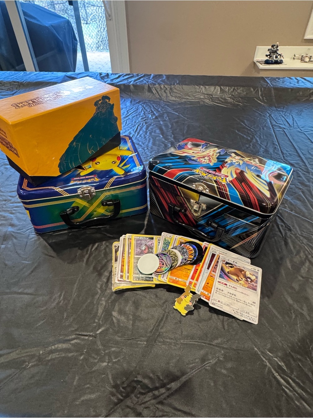 LEGO-style Eevee Building Set with Green Dragon and Themed Tin - Picture 4 of 5